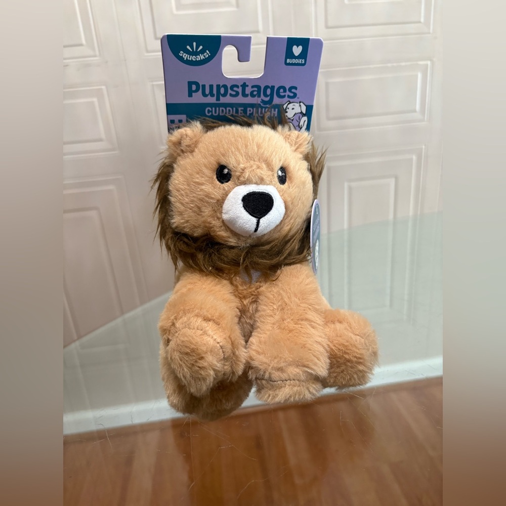 Pupstages  Very Solf  7"  Lion 🦁 Dog Toy With Squeaker